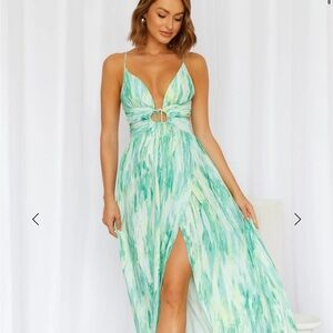 Elegant Green Tie-Dye Maxi Dress